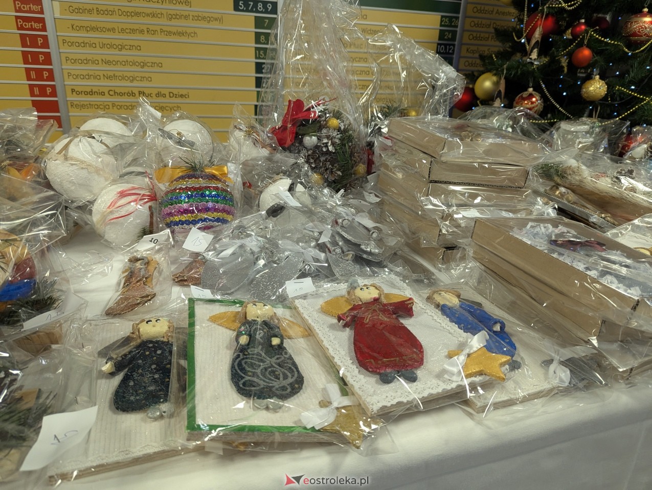 Mikołajkowy kiermasz w ostrołęckim szpitalu [06.12.2024] - zdjęcie #6 - eOstroleka.pl