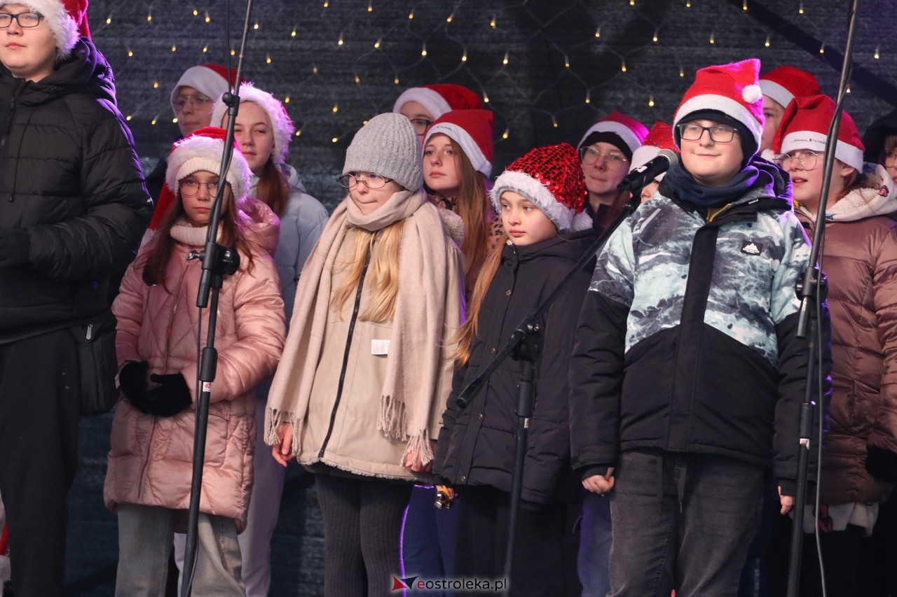 Kurpiowski Jarmark Bożonarodzeniowy [6.12.2024] - zdjęcie #82 - eOstroleka.pl