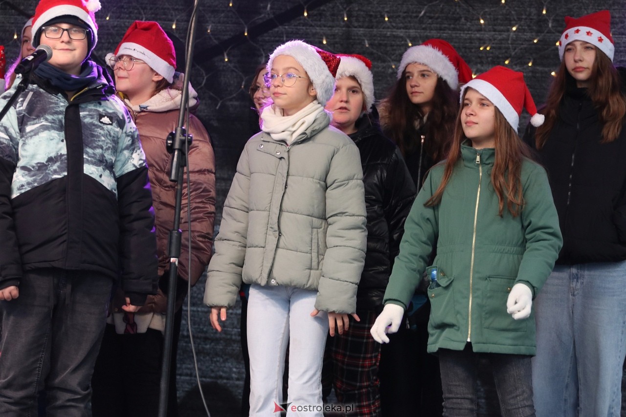 Kurpiowski Jarmark Bożonarodzeniowy [6.12.2024] - zdjęcie #81 - eOstroleka.pl