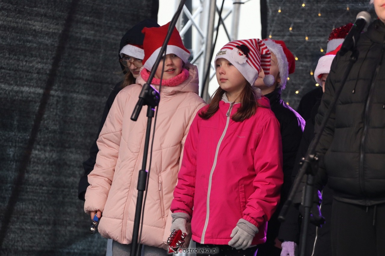 Kurpiowski Jarmark Bożonarodzeniowy [6.12.2024] - zdjęcie #79 - eOstroleka.pl
