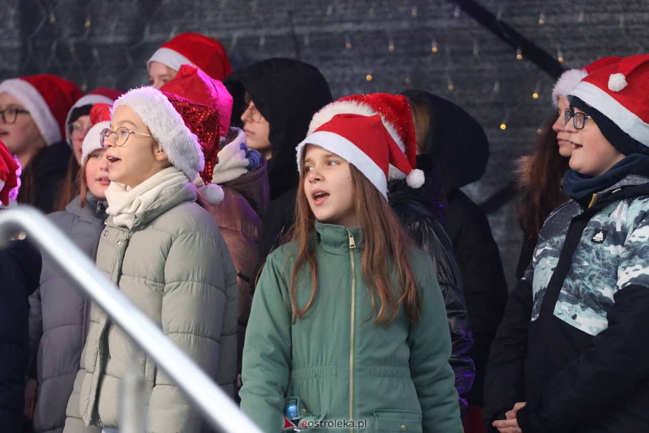 Kurpiowski Jarmark Bożonarodzeniowy [6.12.2024] - zdjęcie #72 - eOstroleka.pl