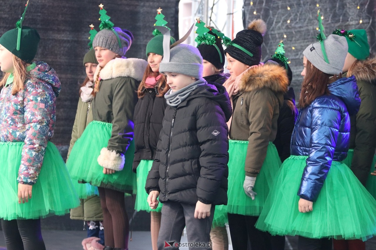 Kurpiowski Jarmark Bożonarodzeniowy [6.12.2024] - zdjęcie #45 - eOstroleka.pl