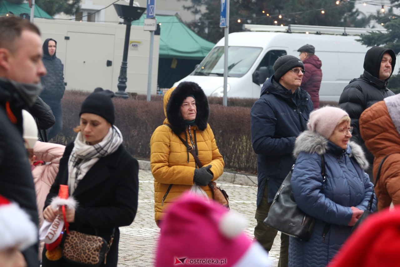 Kurpiowski Jarmark Bożonarodzeniowy [6.12.2024] - zdjęcie #42 - eOstroleka.pl