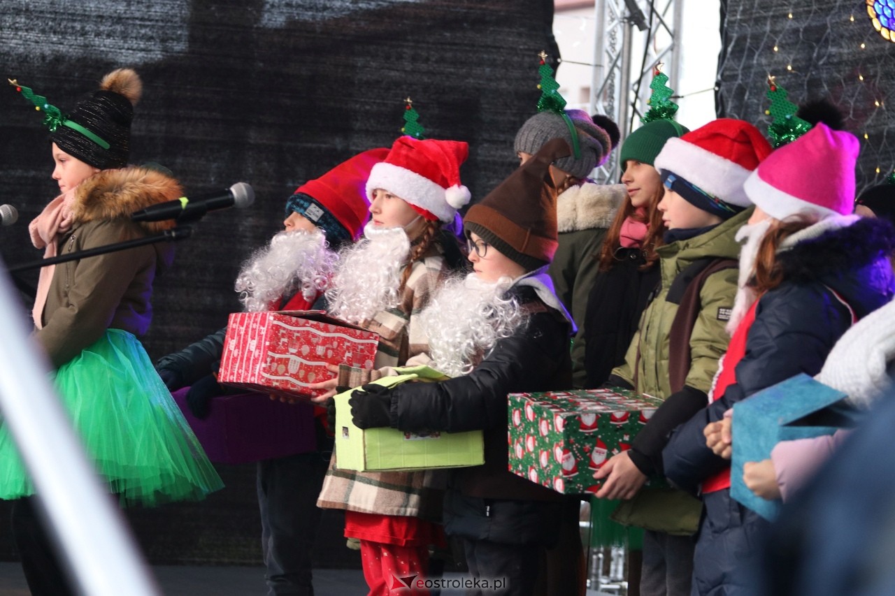 Kurpiowski Jarmark Bożonarodzeniowy [6.12.2024] - zdjęcie #38 - eOstroleka.pl