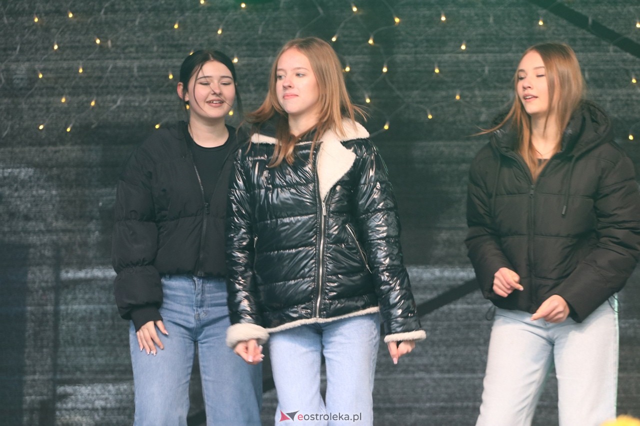 Kurpiowski Jarmark Bożonarodzeniowy [6.12.2024] - zdjęcie #28 - eOstroleka.pl