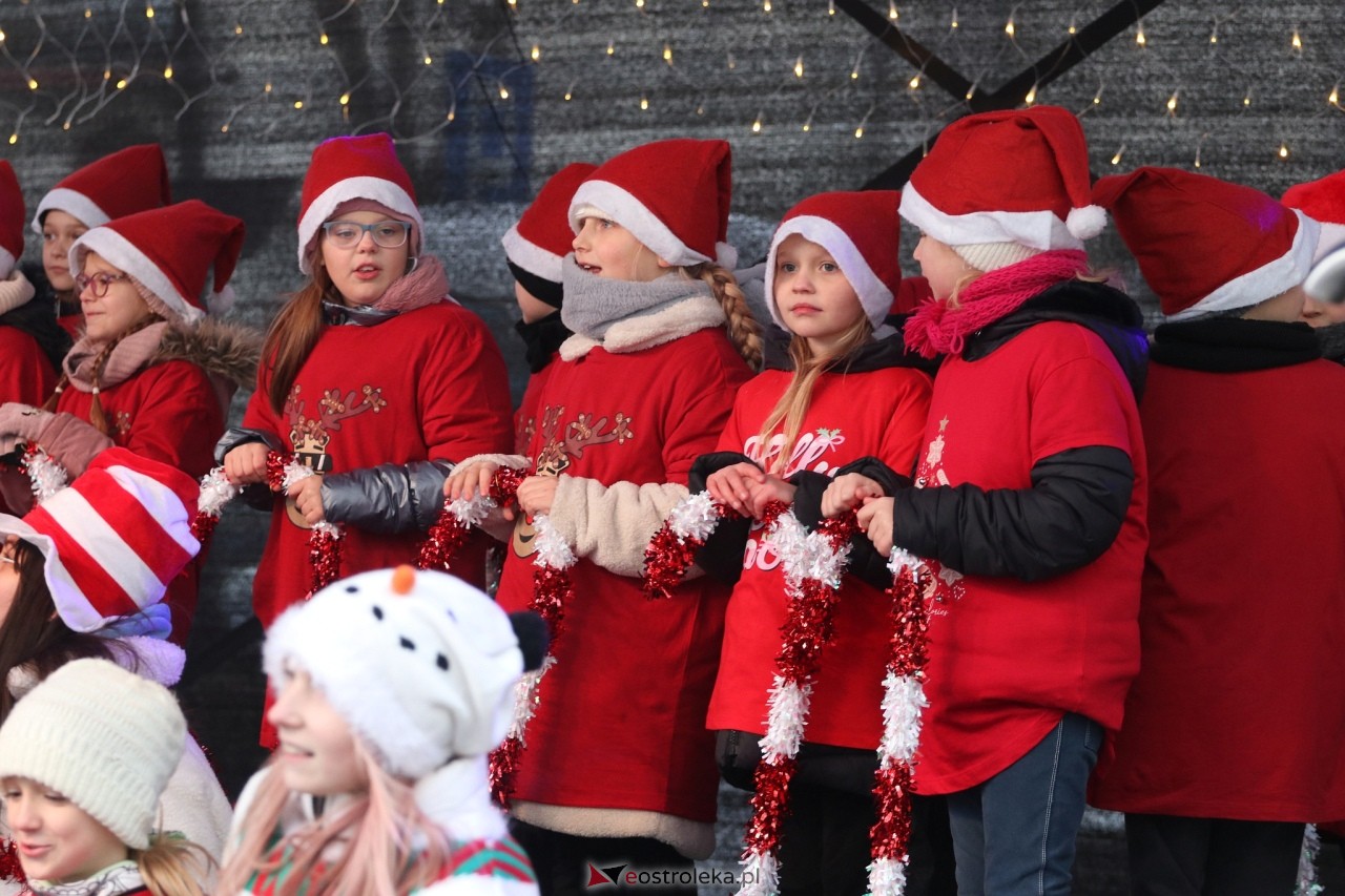 Kurpiowski Jarmark Bożonarodzeniowy [6.12.2024] - zdjęcie #17 - eOstroleka.pl