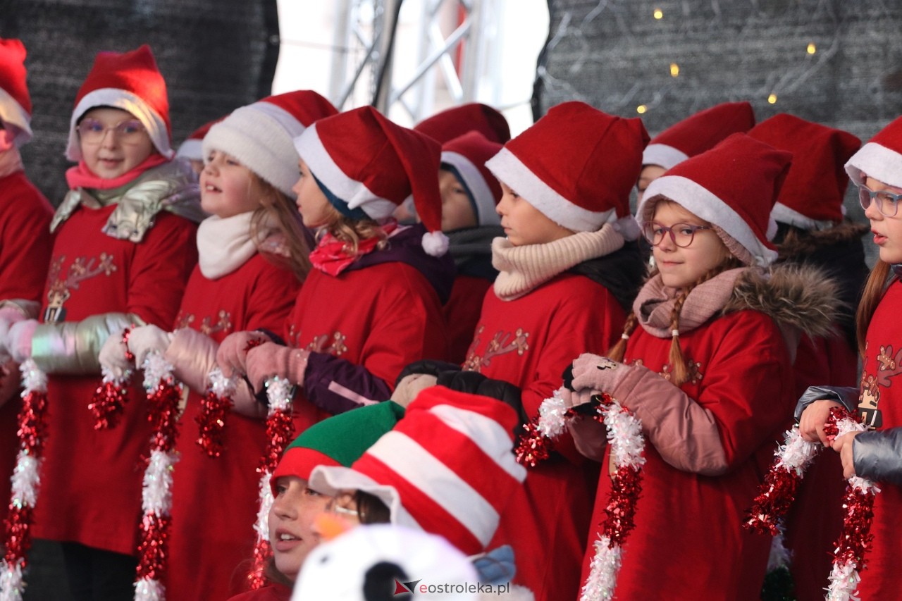 Kurpiowski Jarmark Bożonarodzeniowy [6.12.2024] - zdjęcie #14 - eOstroleka.pl