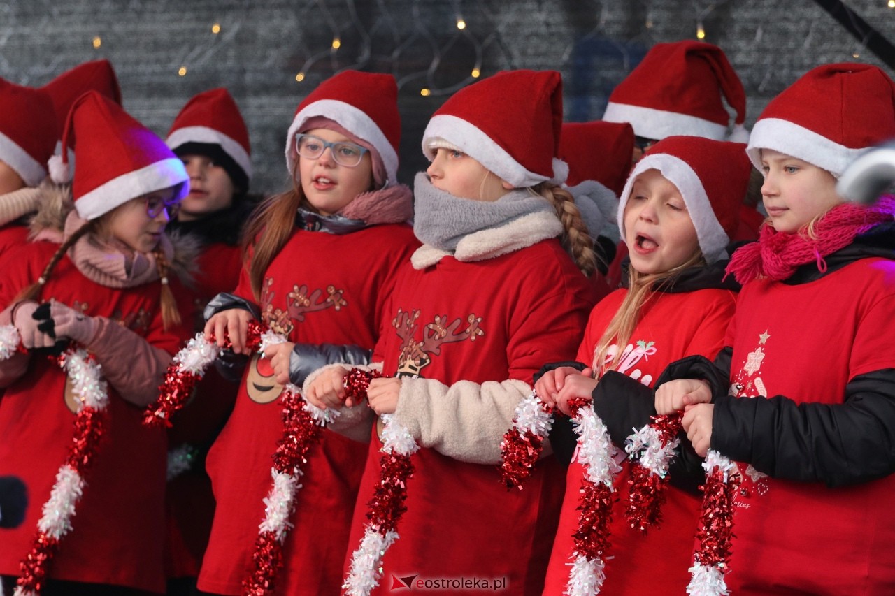 Kurpiowski Jarmark Bożonarodzeniowy [6.12.2024] - zdjęcie #11 - eOstroleka.pl