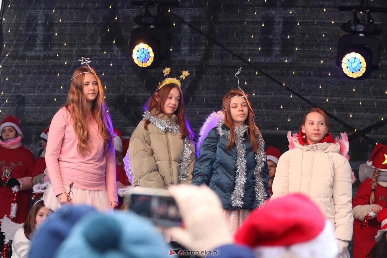 Kurpiowski Jarmark Bożonarodzeniowy [6.12.2024] - zdjęcie #9 - eOstroleka.pl