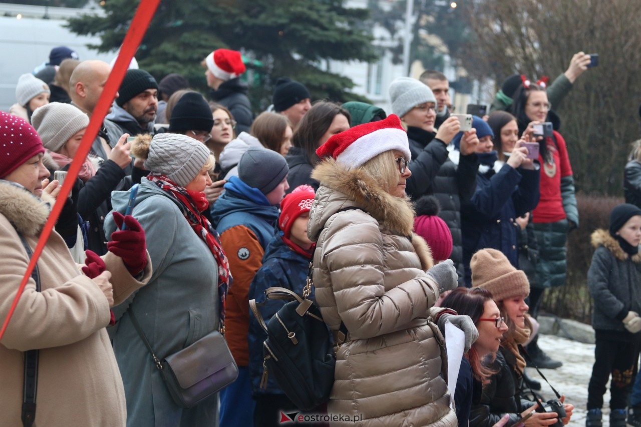 Kurpiowski Jarmark Bożonarodzeniowy [6.12.2024] - zdjęcie #6 - eOstroleka.pl