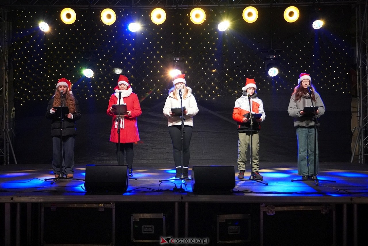 Kurpiowski Jarmark Bożonarodzeniowy - drugi dzień [6.12.2024] - zdjęcie #26 - eOstroleka.pl