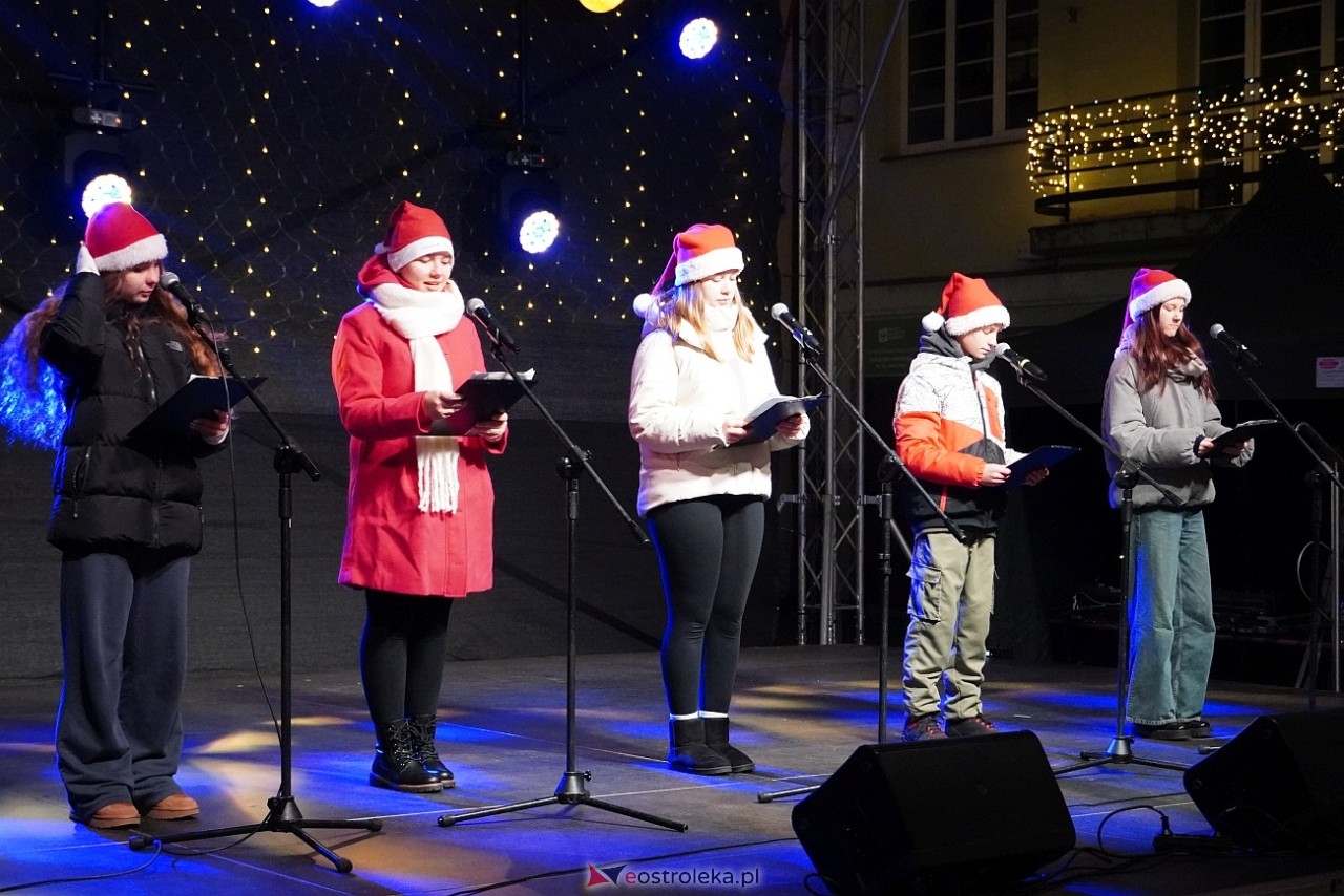 Kurpiowski Jarmark Bożonarodzeniowy - drugi dzień [6.12.2024] - zdjęcie #25 - eOstroleka.pl