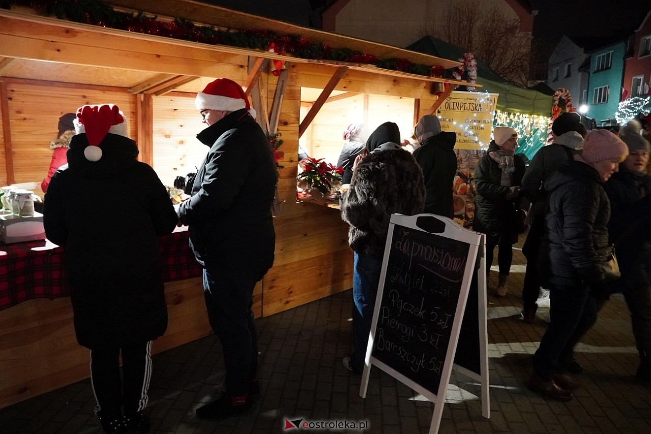 Kurpiowski Jarmark Bożonarodzeniowy - drugi dzień [6.12.2024] - zdjęcie #21 - eOstroleka.pl