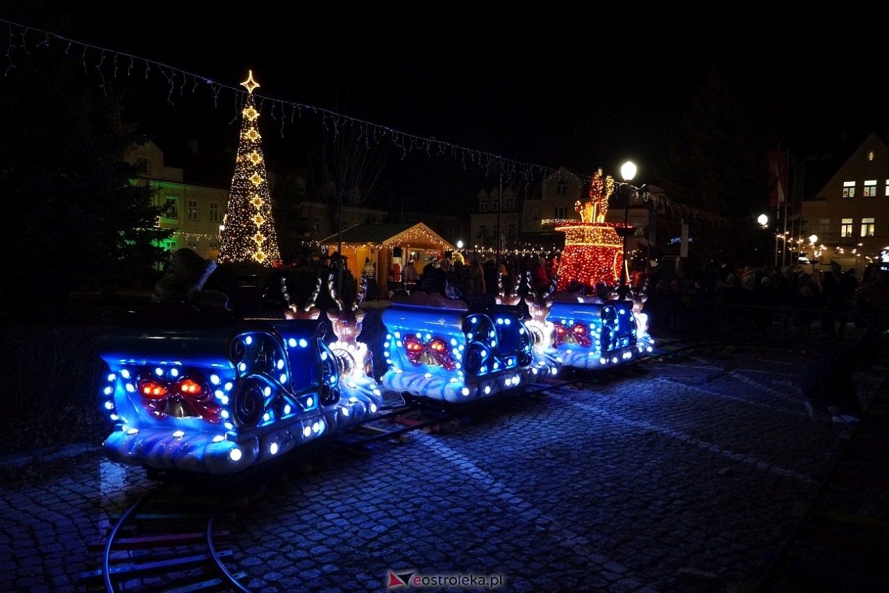 Kurpiowski Jarmark Bożonarodzeniowy - drugi dzień [6.12.2024] - zdjęcie #18 - eOstroleka.pl
