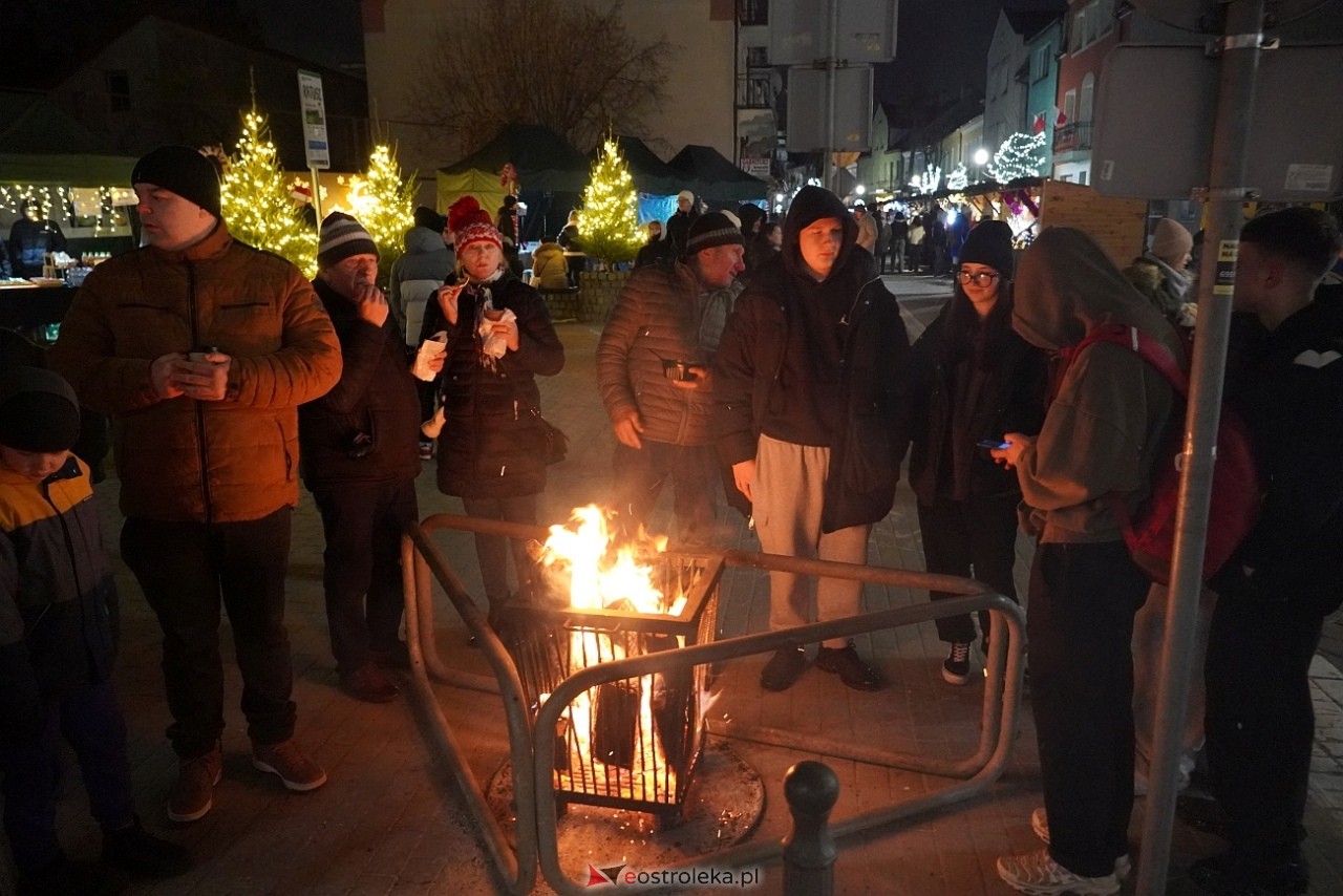 Kurpiowski Jarmark Bożonarodzeniowy - drugi dzień [6.12.2024] - zdjęcie #9 - eOstroleka.pl