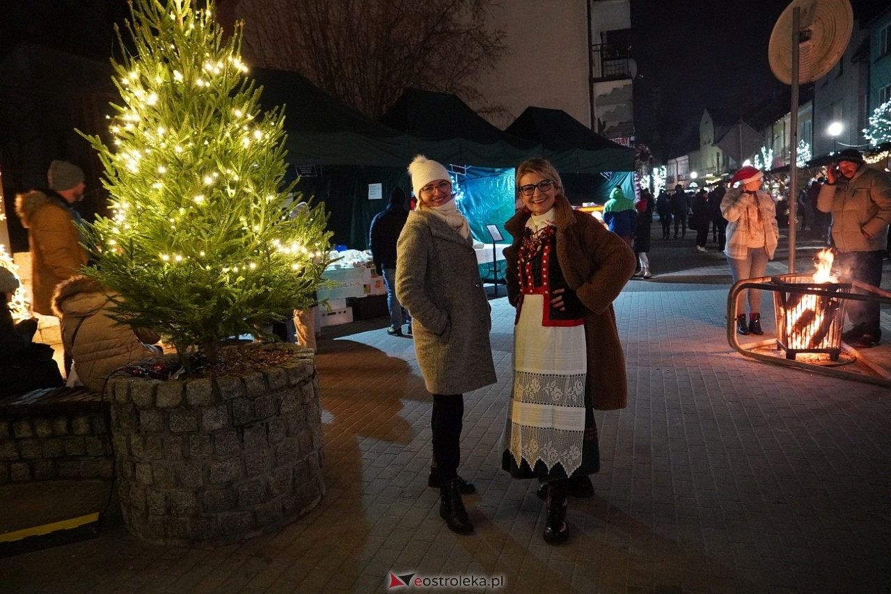 Kurpiowski Jarmark Bożonarodzeniowy - drugi dzień [6.12.2024] - zdjęcie #8 - eOstroleka.pl