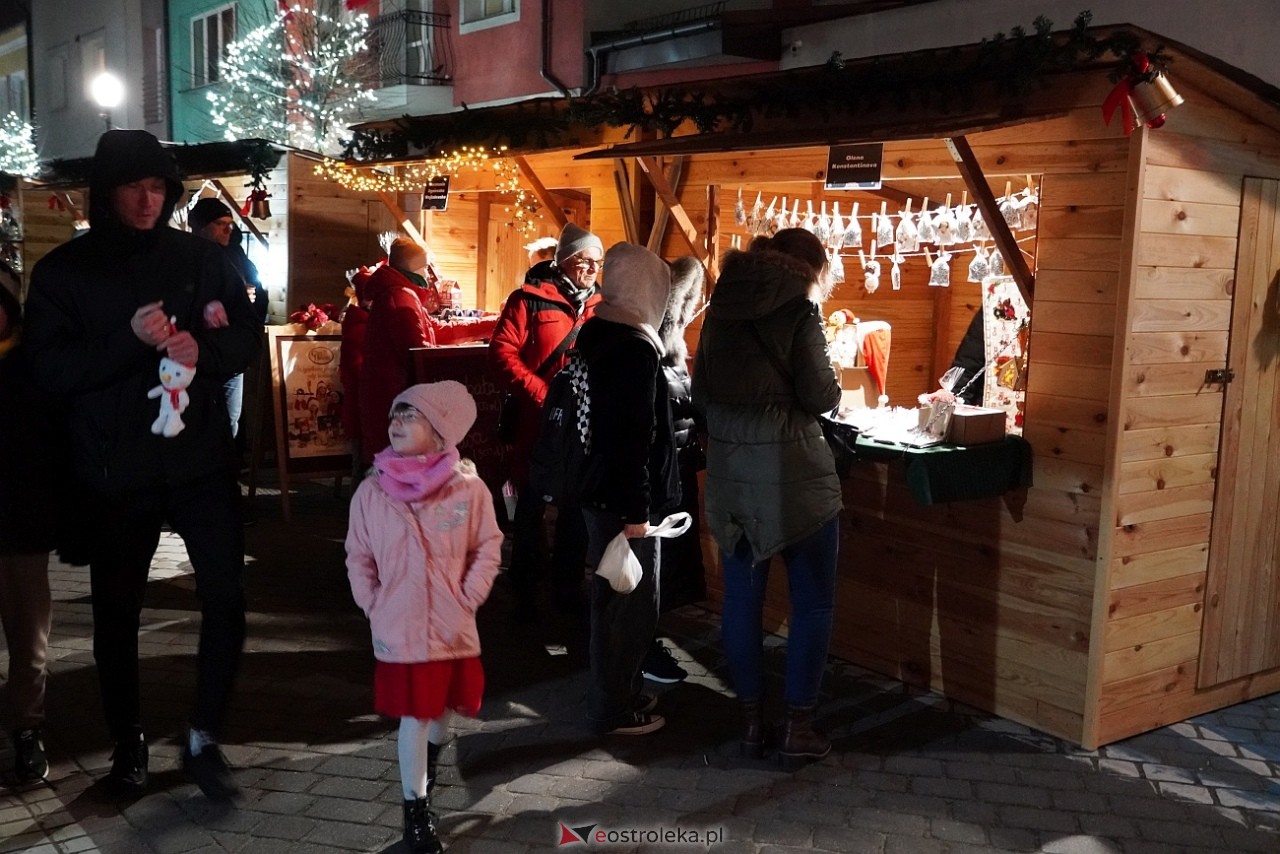 Kurpiowski Jarmark Bożonarodzeniowy - drugi dzień [6.12.2024] - zdjęcie #6 - eOstroleka.pl