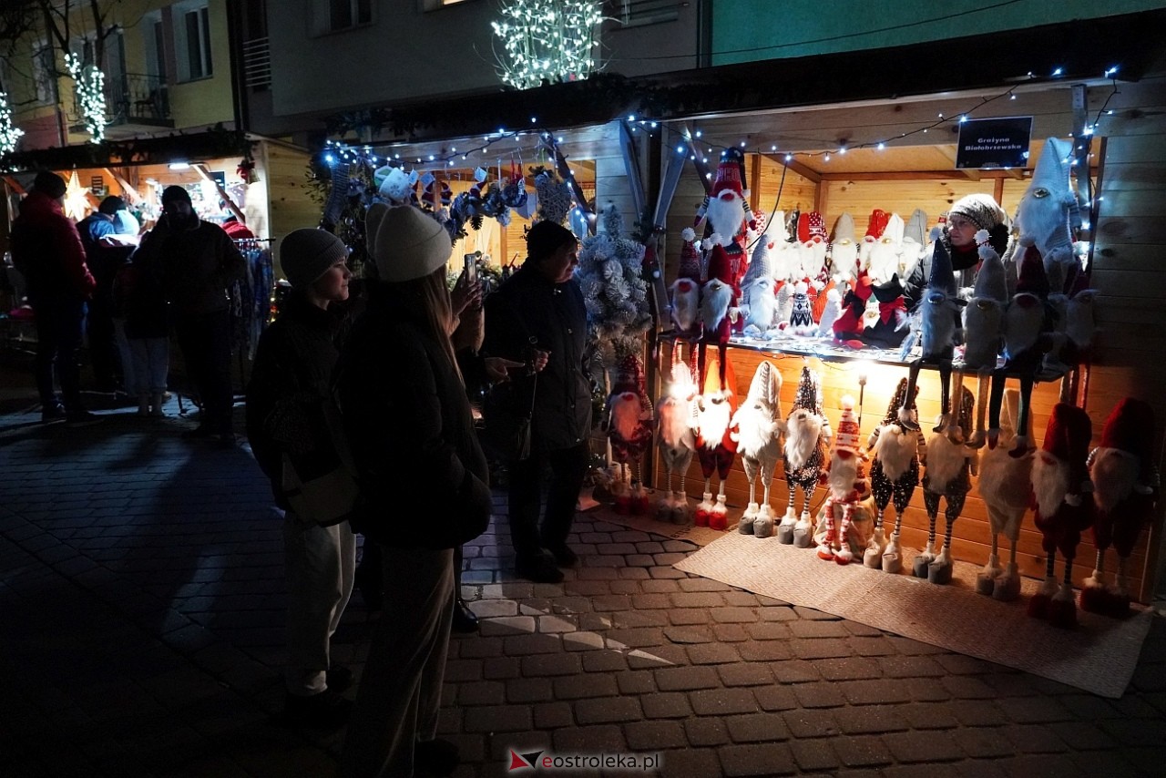 Kurpiowski Jarmark Bożonarodzeniowy - drugi dzień [6.12.2024] - zdjęcie #5 - eOstroleka.pl
