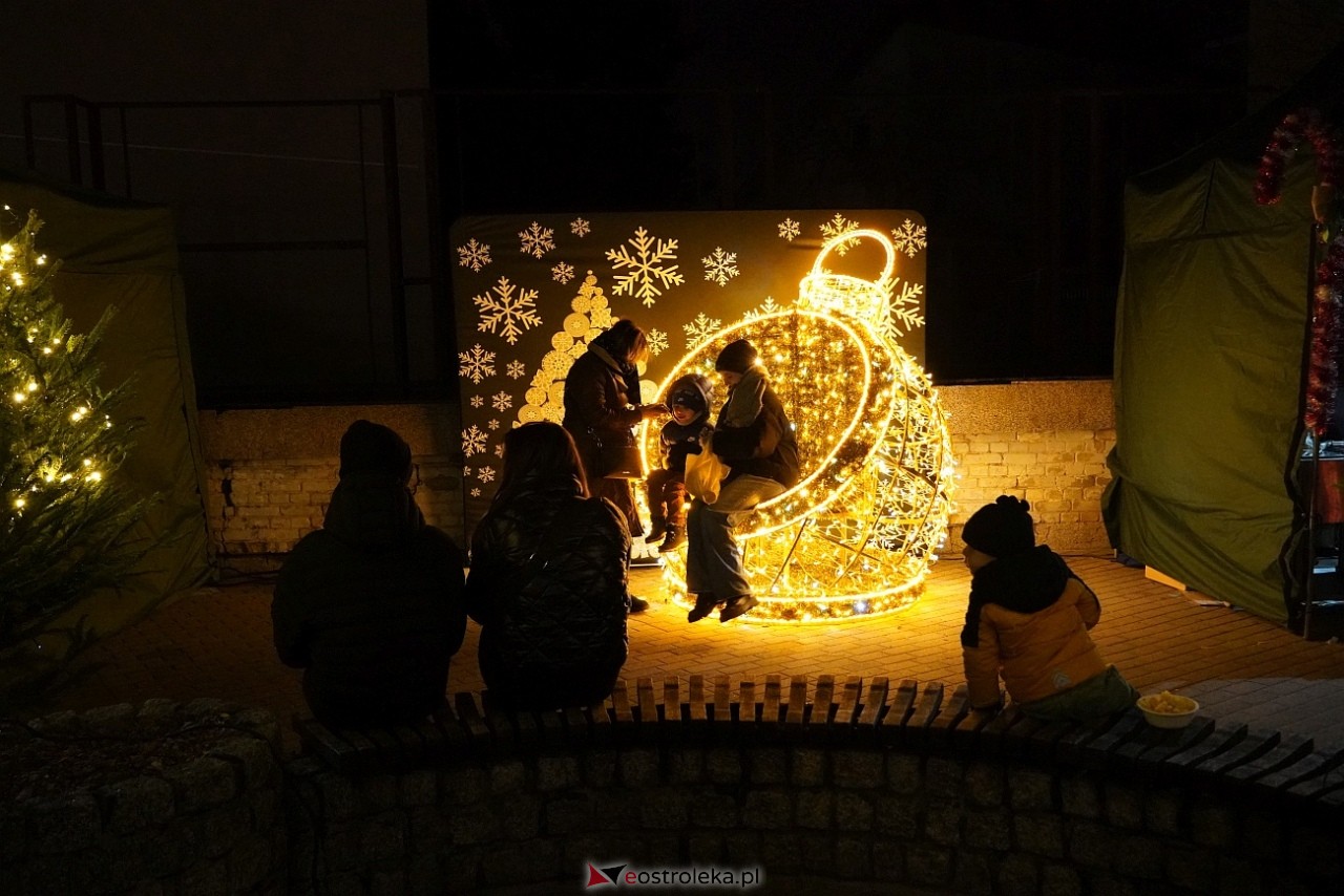 Kurpiowski Jarmark Bożonarodzeniowy - drugi dzień [6.12.2024] - zdjęcie #2 - eOstroleka.pl