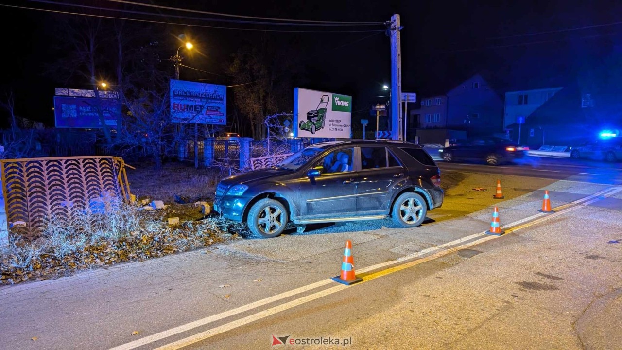 Wypadek przy Stacha Konwy [6.12.2024] - zdjęcie #1 - eOstroleka.pl