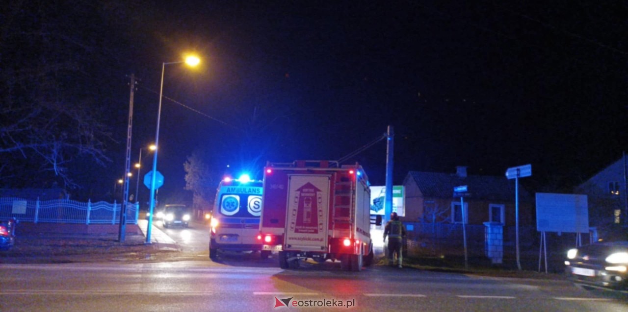 Wypadek przy Stacha Konwy [6.12.2024] - zdjęcie #15 - eOstroleka.pl