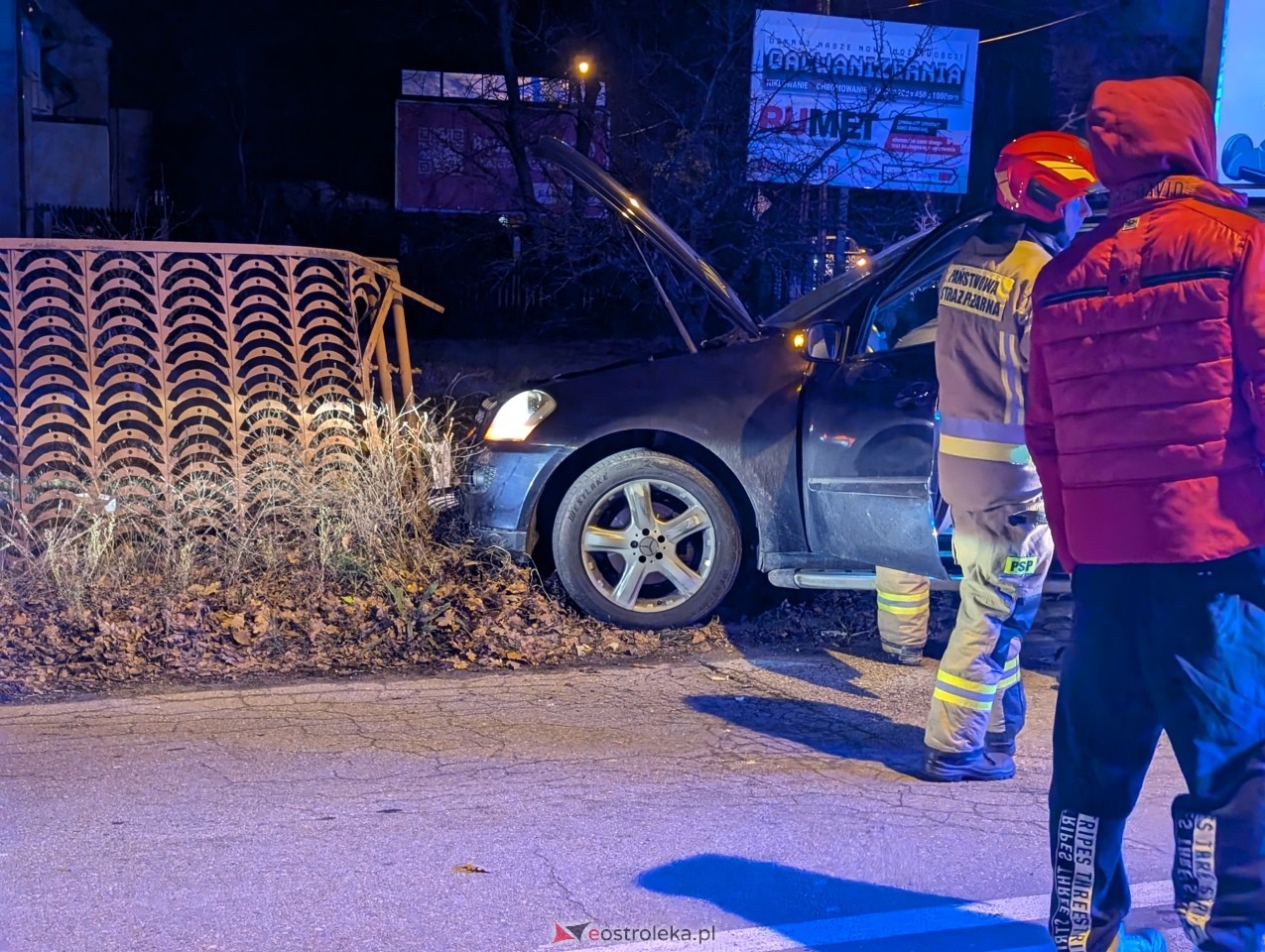 Wypadek przy Stacha Konwy [6.12.2024] - zdjęcie #8 - eOstroleka.pl