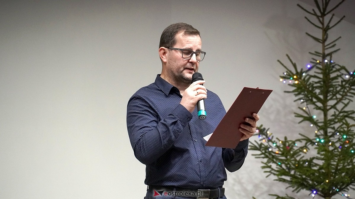 Kabaret Czwarta Fala w Łysych [06.12.2024] - zdjęcie #100 - eOstroleka.pl