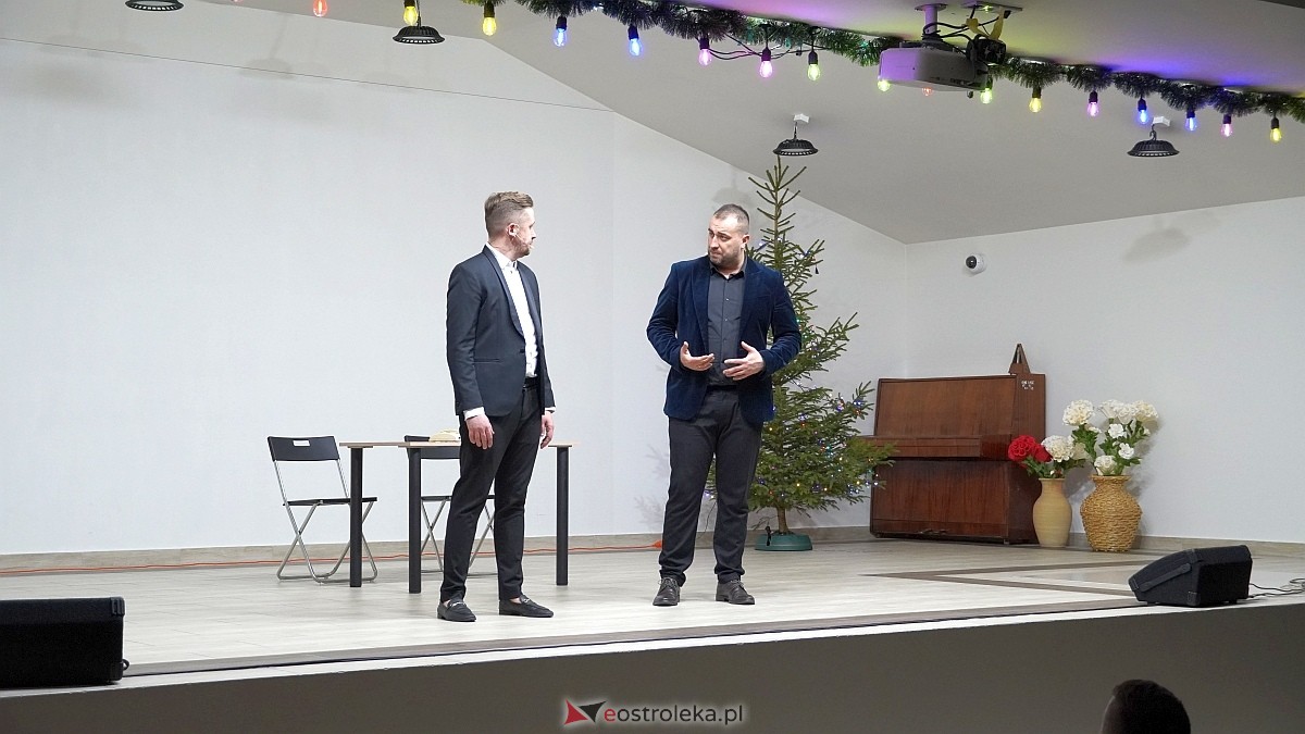 Kabaret Czwarta Fala w Łysych [06.12.2024] - zdjęcie #96 - eOstroleka.pl