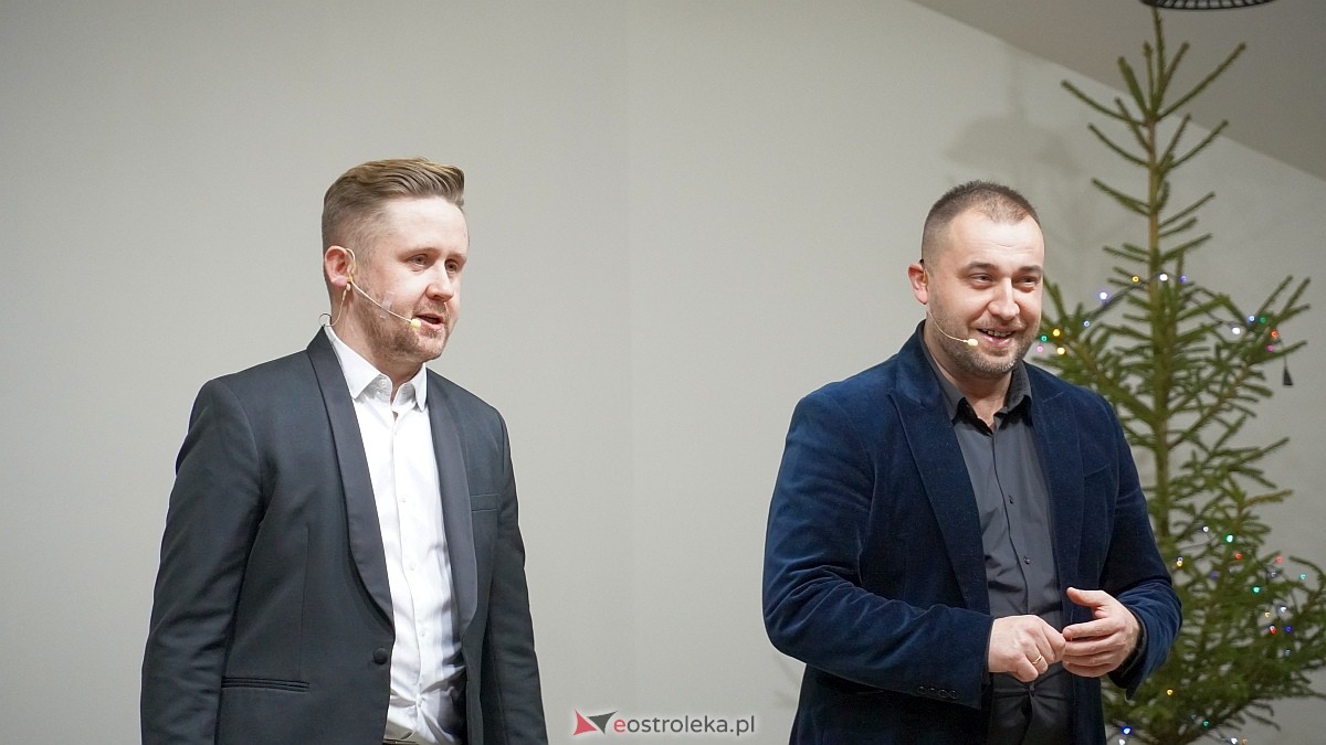 Kabaret Czwarta Fala w Łysych [06.12.2024] - zdjęcie #94 - eOstroleka.pl
