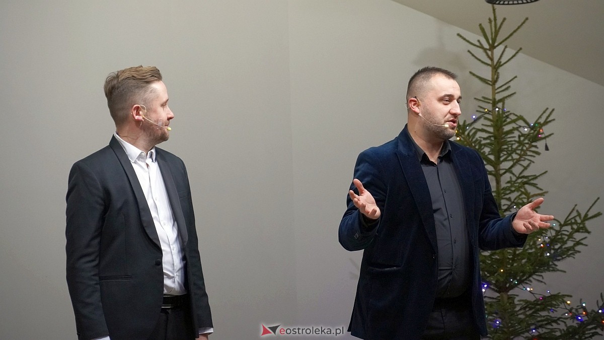 Kabaret Czwarta Fala w Łysych [06.12.2024] - zdjęcie #92 - eOstroleka.pl