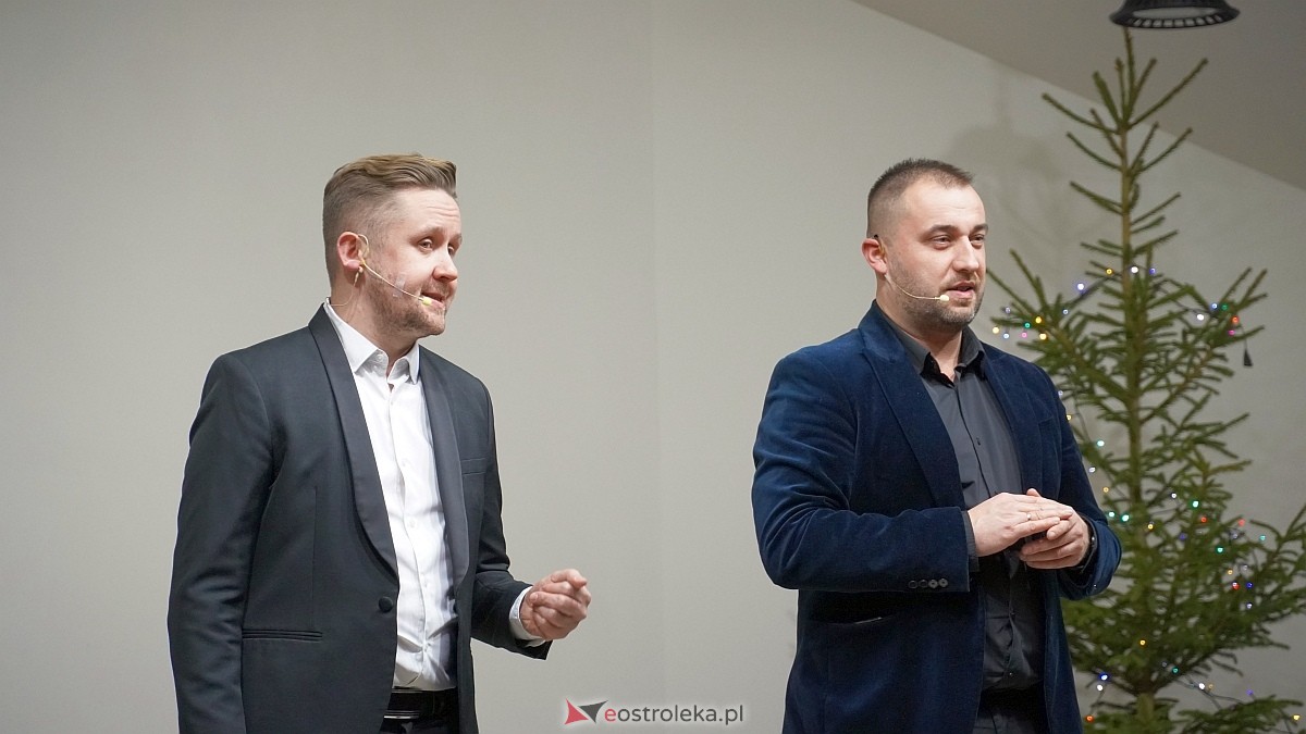 Kabaret Czwarta Fala w Łysych [06.12.2024] - zdjęcie #91 - eOstroleka.pl