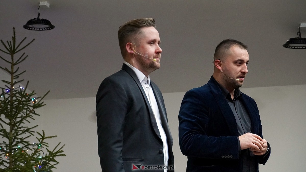 Kabaret Czwarta Fala w Łysych [06.12.2024] - zdjęcie #84 - eOstroleka.pl