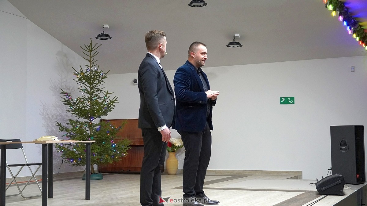 Kabaret Czwarta Fala w Łysych [06.12.2024] - zdjęcie #83 - eOstroleka.pl