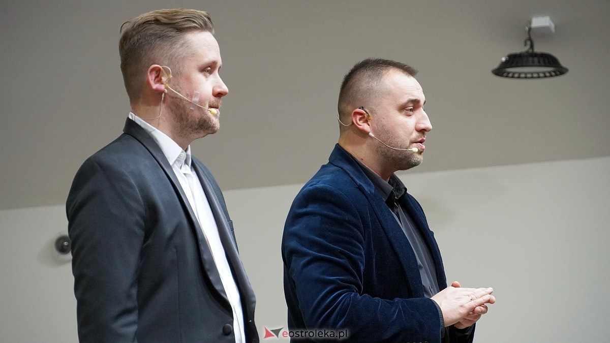 Kabaret Czwarta Fala w Łysych [06.12.2024] - zdjęcie #82 - eOstroleka.pl