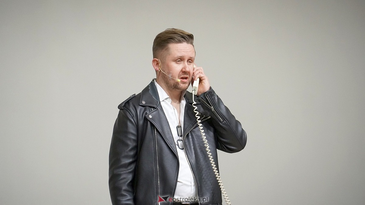 Kabaret Czwarta Fala w Łysych [06.12.2024] - zdjęcie #59 - eOstroleka.pl