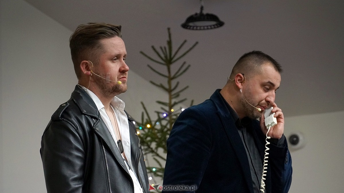 Kabaret Czwarta Fala w Łysych [06.12.2024] - zdjęcie #49 - eOstroleka.pl