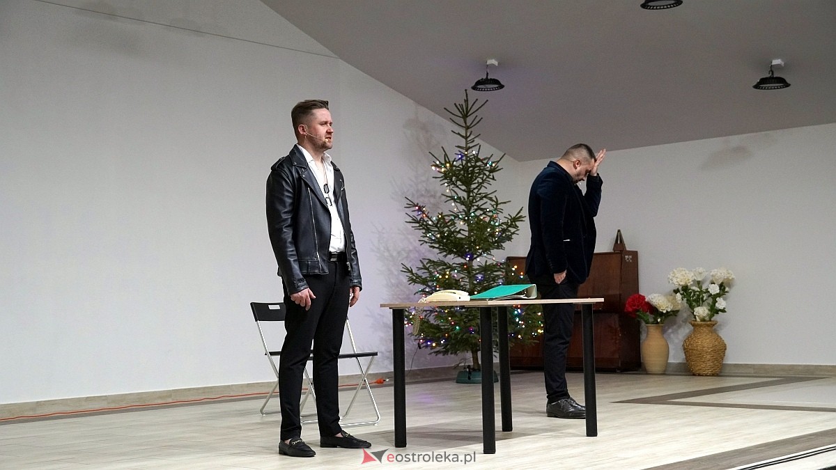 Kabaret Czwarta Fala w Łysych [06.12.2024] - zdjęcie #47 - eOstroleka.pl