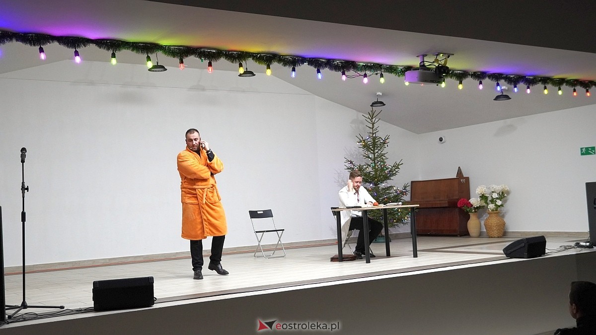 Kabaret Czwarta Fala w Łysych [06.12.2024] - zdjęcie #26 - eOstroleka.pl