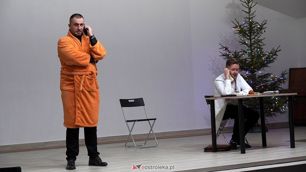 Kabaret Czwarta Fala w Łysych [06.12.2024] - zdjęcie #25 - eOstroleka.pl