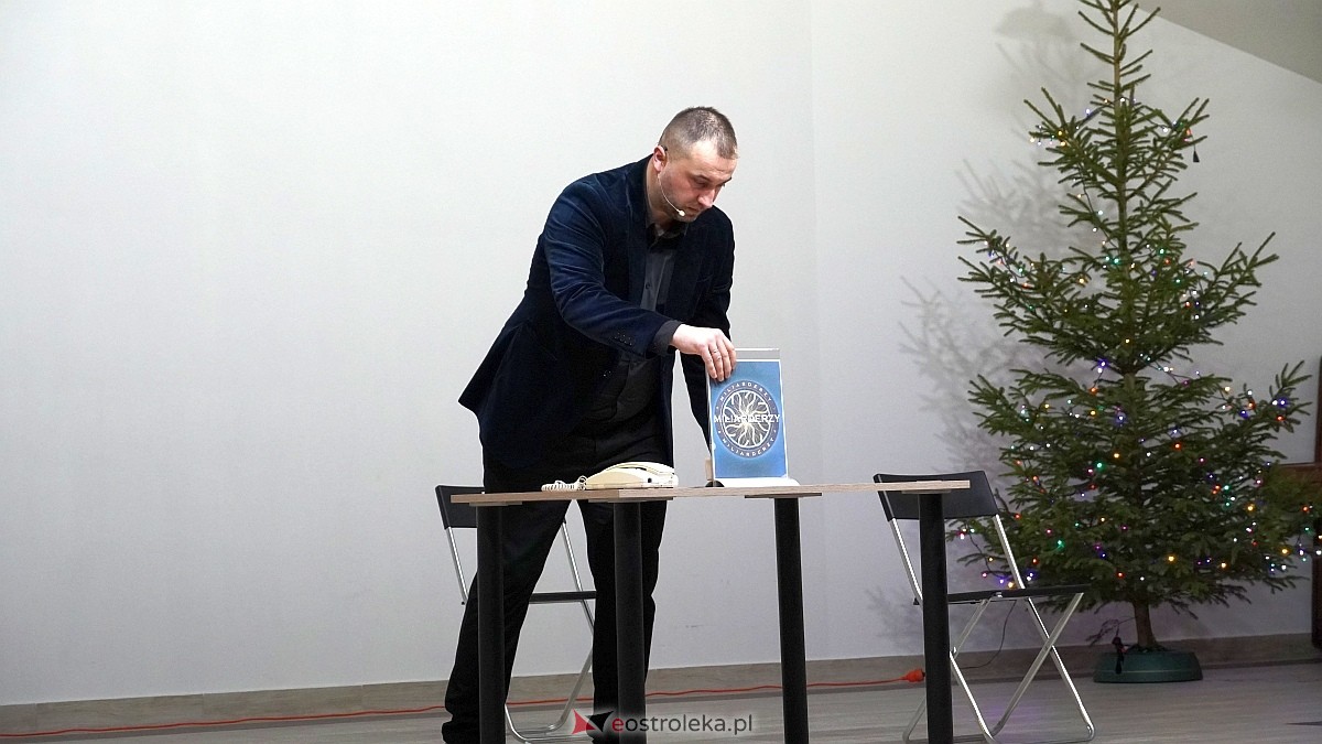 Kabaret Czwarta Fala w Łysych [06.12.2024] - zdjęcie #21 - eOstroleka.pl
