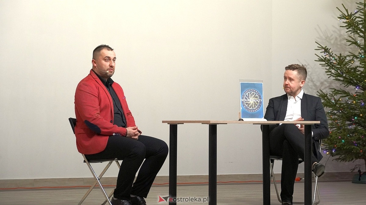 Kabaret Czwarta Fala w Łysych [06.12.2024] - zdjęcie #20 - eOstroleka.pl