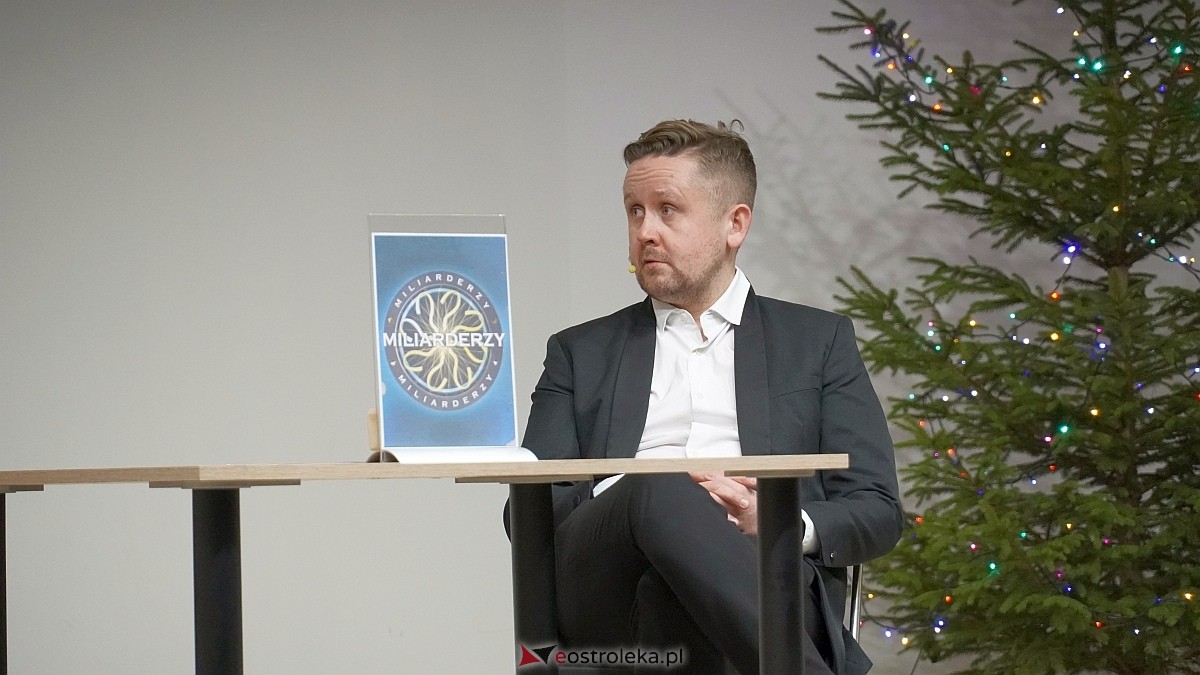 Kabaret Czwarta Fala w Łysych [06.12.2024] - zdjęcie #17 - eOstroleka.pl