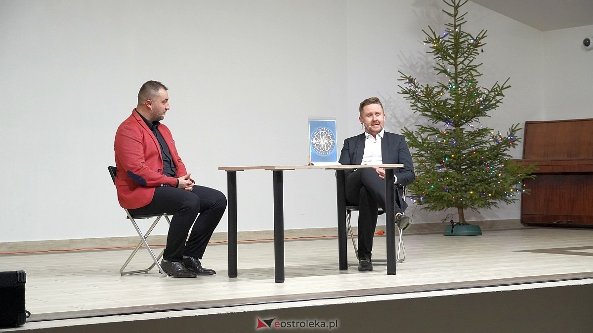 Kabaret Czwarta Fala w Łysych [06.12.2024] - zdjęcie #15 - eOstroleka.pl