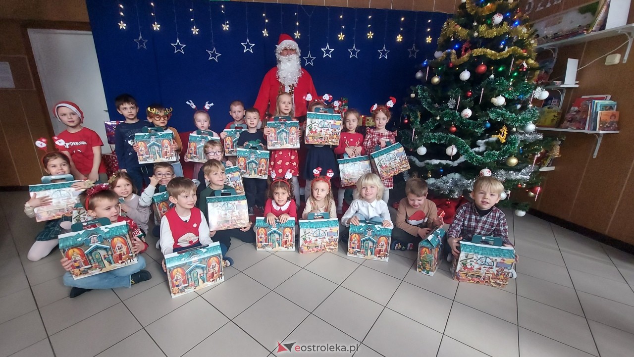 Mikołajkach w Przedszkolu Miejskim Nr 10 [06.12.2024] - zdjęcie #2 - eOstroleka.pl