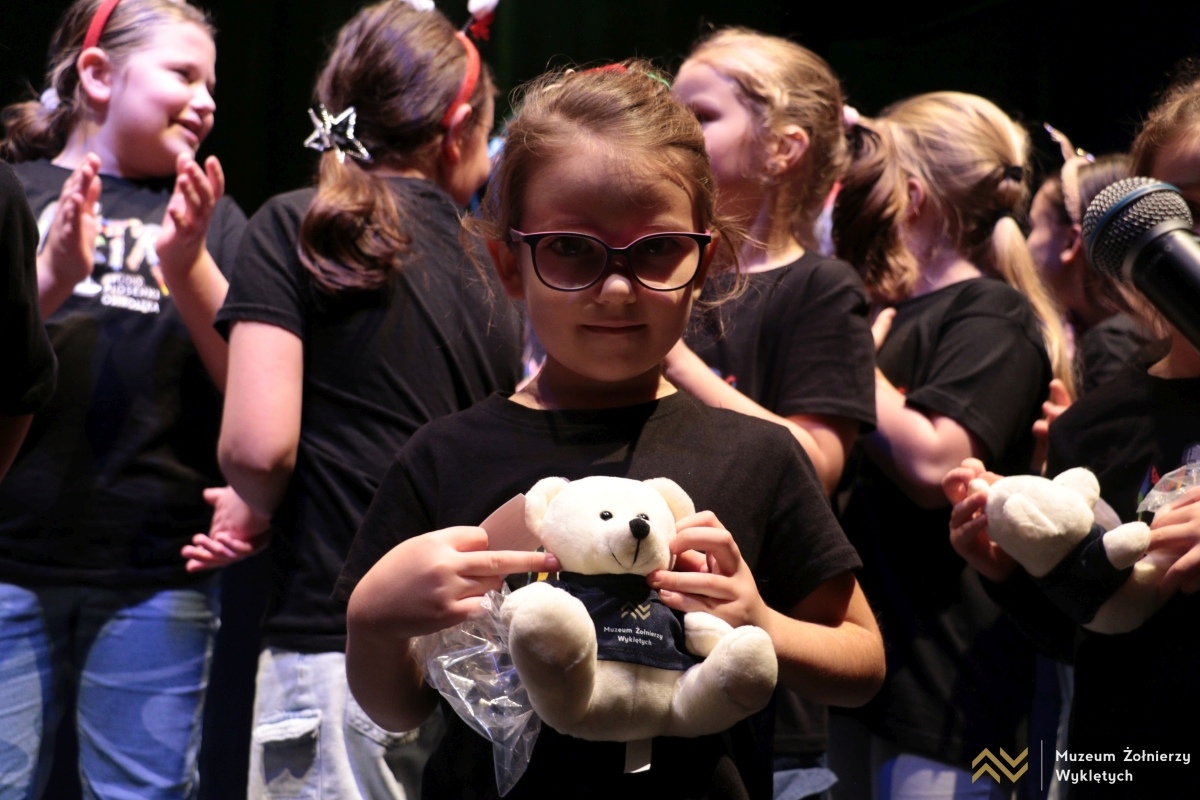 Koncert mikołajkowy Dzieci dzieciom w MŻW [6.12.2024] - zdjęcie #3 - eOstroleka.pl