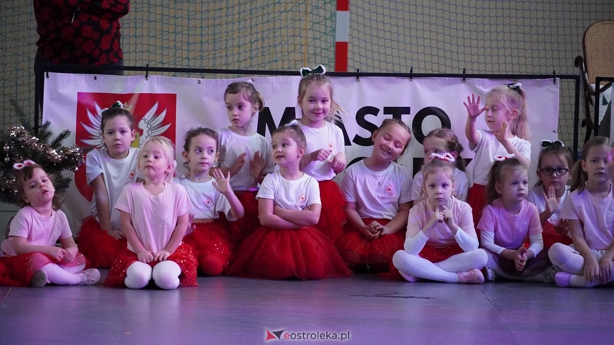 Wigilia Bezwahania Dance Center: grupy mini [7.12.2024] - zdjęcie #81 - eOstroleka.pl