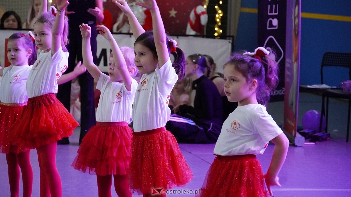 Wigilia Bezwahania Dance Center: grupy mini [7.12.2024] - zdjęcie #79 - eOstroleka.pl