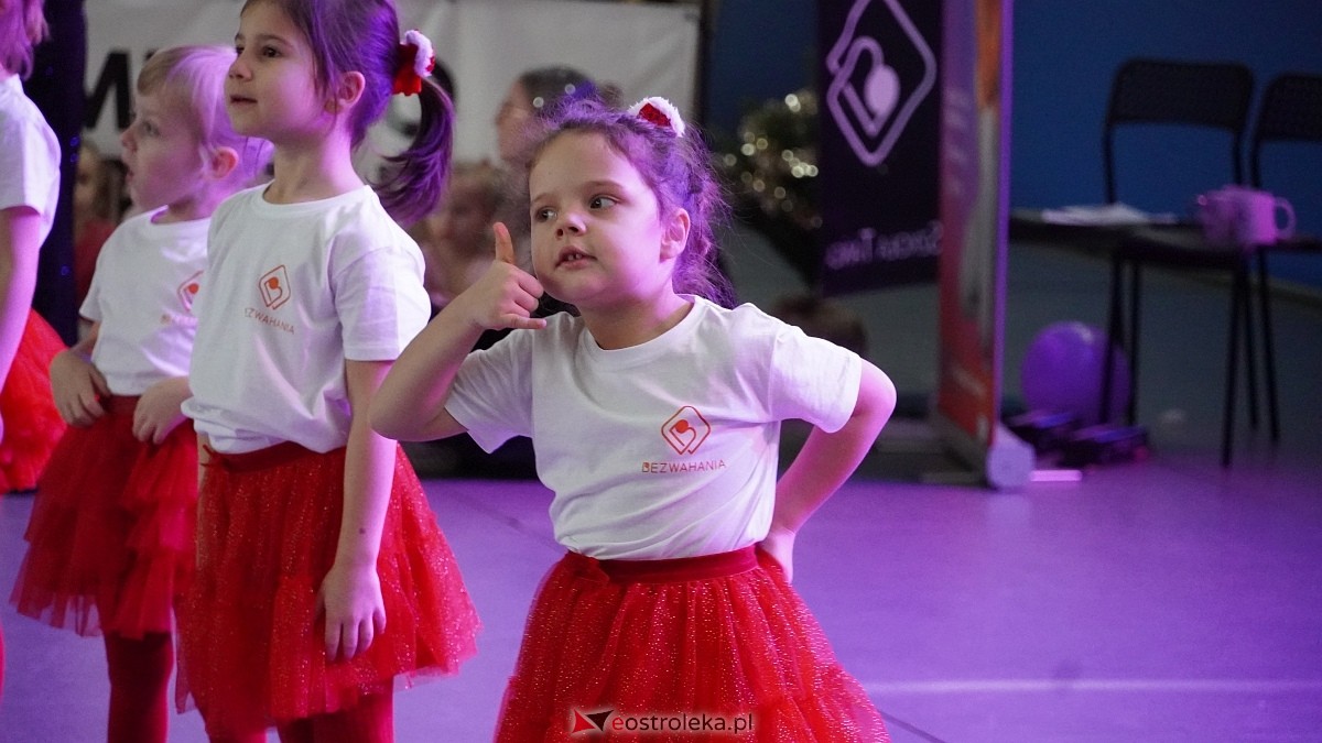 Wigilia Bezwahania Dance Center: grupy mini [7.12.2024] - zdjęcie #78 - eOstroleka.pl