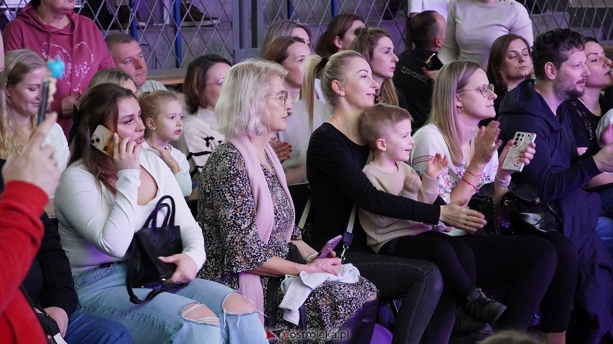 Wigilia Bezwahania Dance Center: grupy mini [7.12.2024] - zdjęcie #75 - eOstroleka.pl