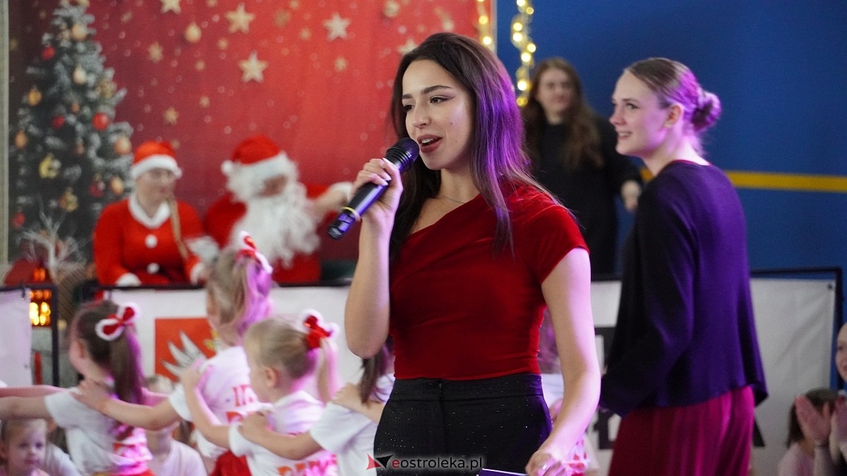 Wigilia Bezwahania Dance Center: grupy mini [7.12.2024] - zdjęcie #70 - eOstroleka.pl